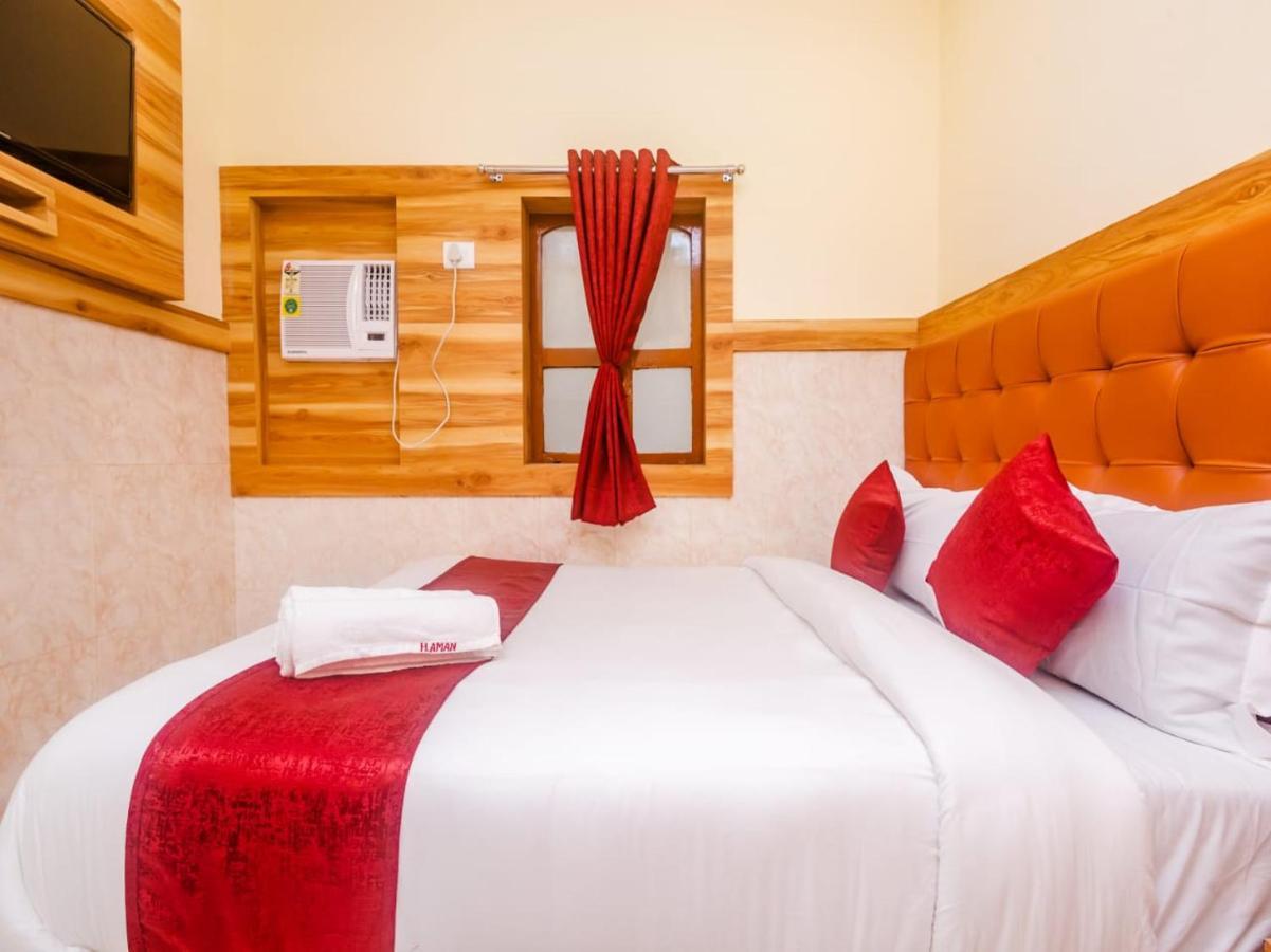 Double Bed AC