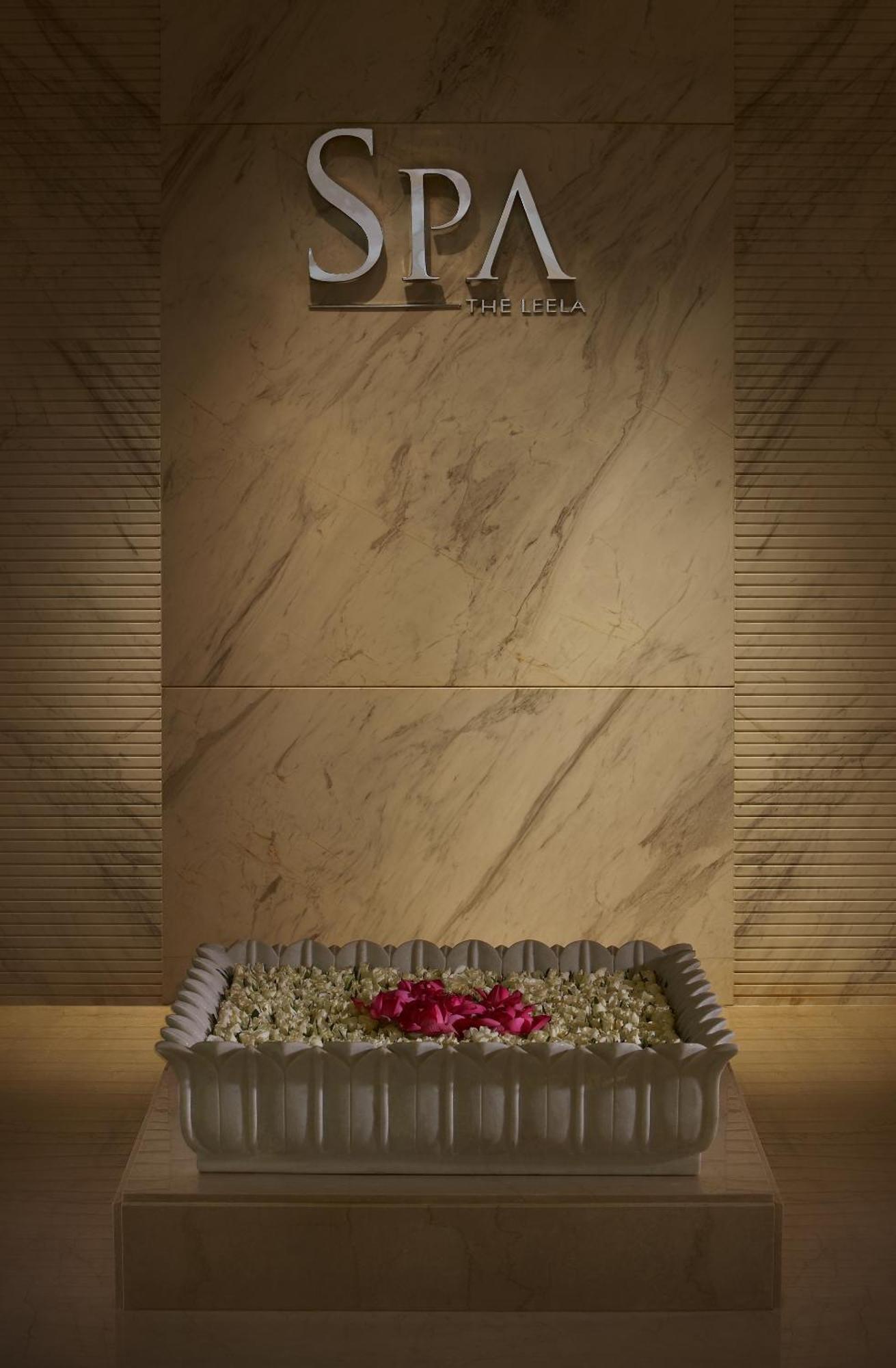 Premier Double or Twin Room Pool View 11 Happy hours are from 5pm to 7pm at 6 degrees on selected brands,1038506602:JPEG