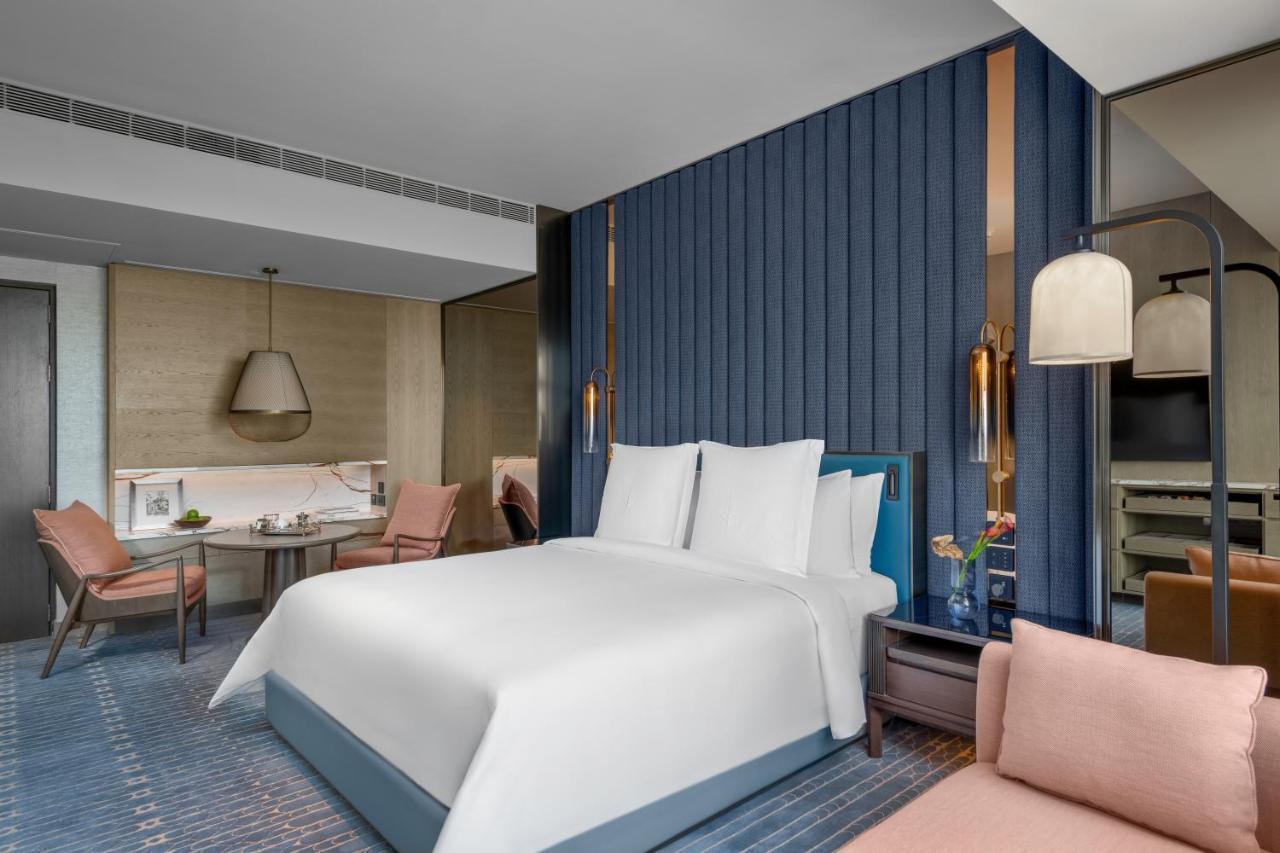 Deluxe Kamer met kingsize bed en uitzicht op zee