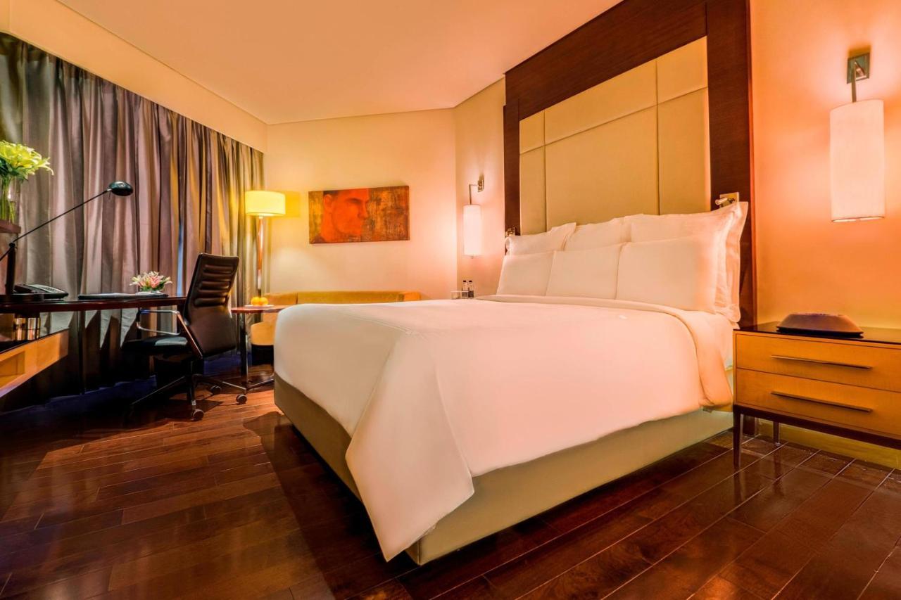 Guest room 1 King City view Enjoy on Food & Soft Beverages Laundry