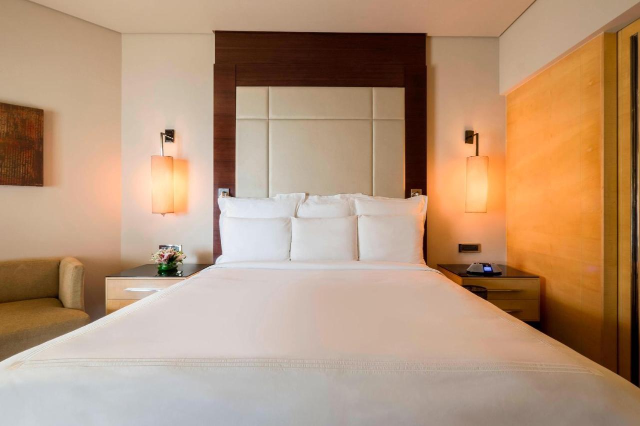 Guest room 1 King City view Enjoy on Food & Soft Beverages Laundry