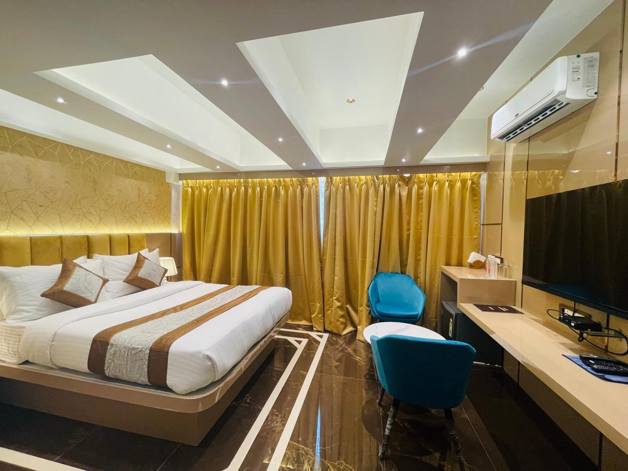Standard Suite,1544345344:JPEG