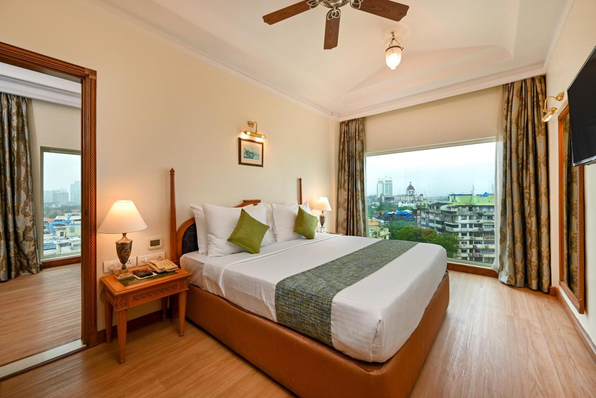 Suite Room Mini Bar Hamper Non-Alcoholic Bottle of chef’s choice veg or non-veg platter 4 pieces of laundry & unlimited drinks between 1830 1930 at Tamarind Restaurant T&C Apply
