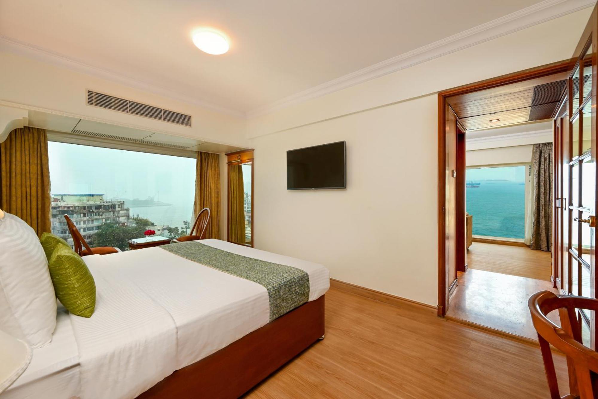 Suite Room Mini Bar Hamper Non-Alcoholic Bottle of chef’s choice veg or non-veg platter 4 pieces of laundry & unlimited drinks between 1830 1930 at Tamarind Restaurant T&C Apply