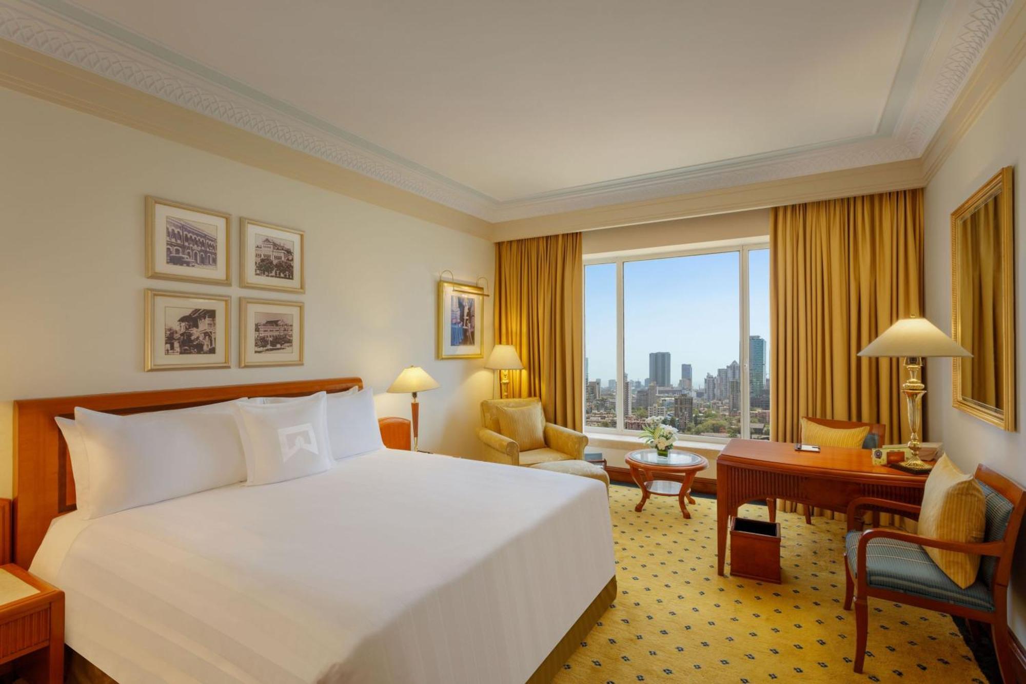 Executive Club Exclusive on Spa Laundry Food & Soft Beverage Buy 1 1 Luxury Happy Hours from 6 pm to 8pm