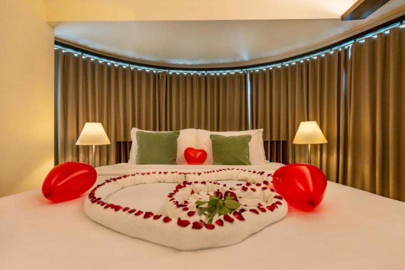 Suite on Buffet Lunch on Laundry & Airport Pick-up