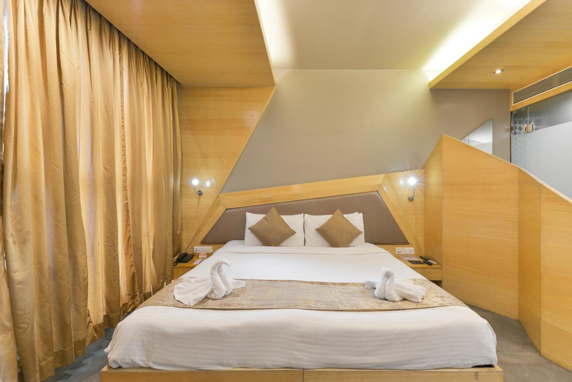 Deluxe Double or Twin Room Airport Transfers