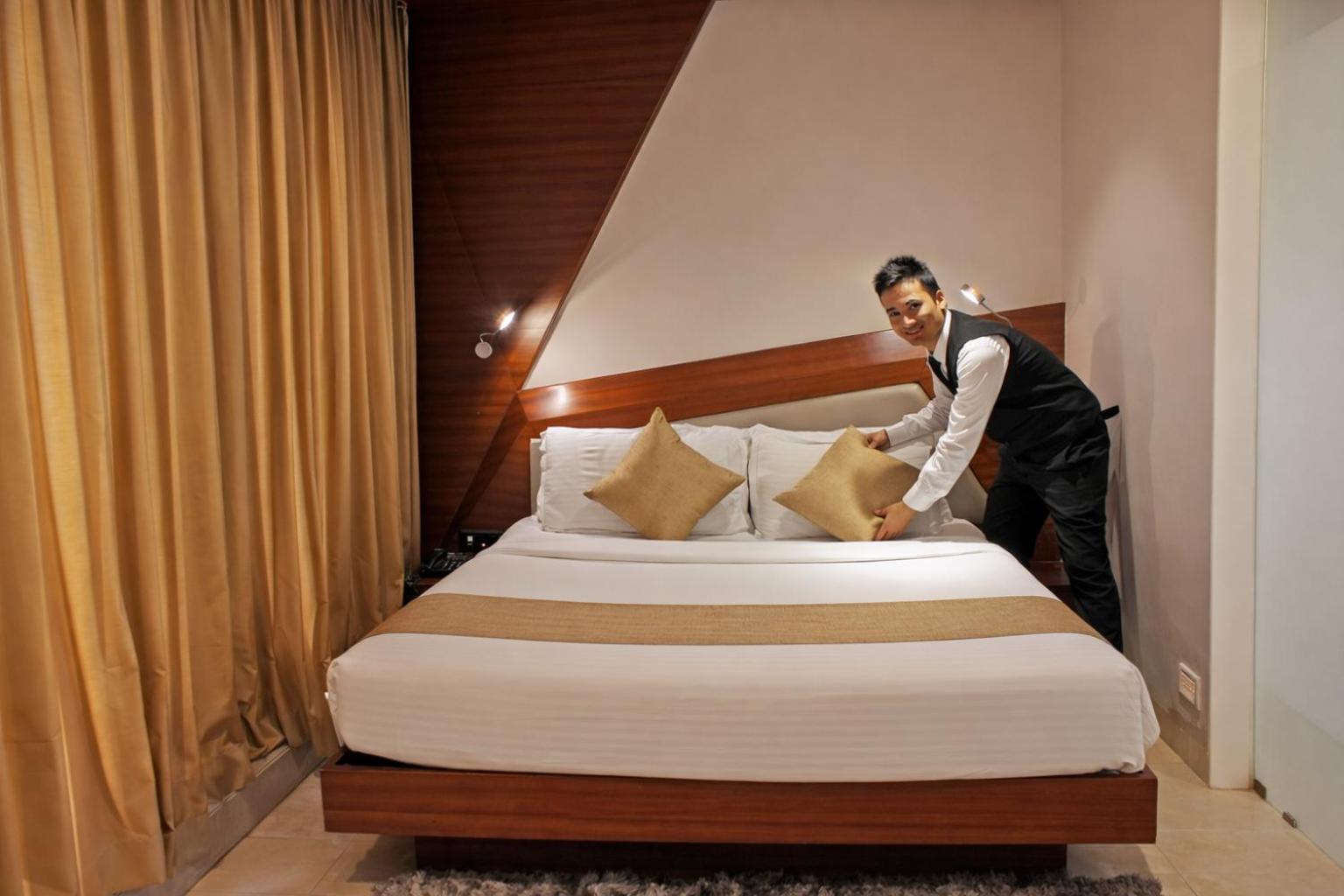 Deluxe Double or Twin Room Airport Transfers