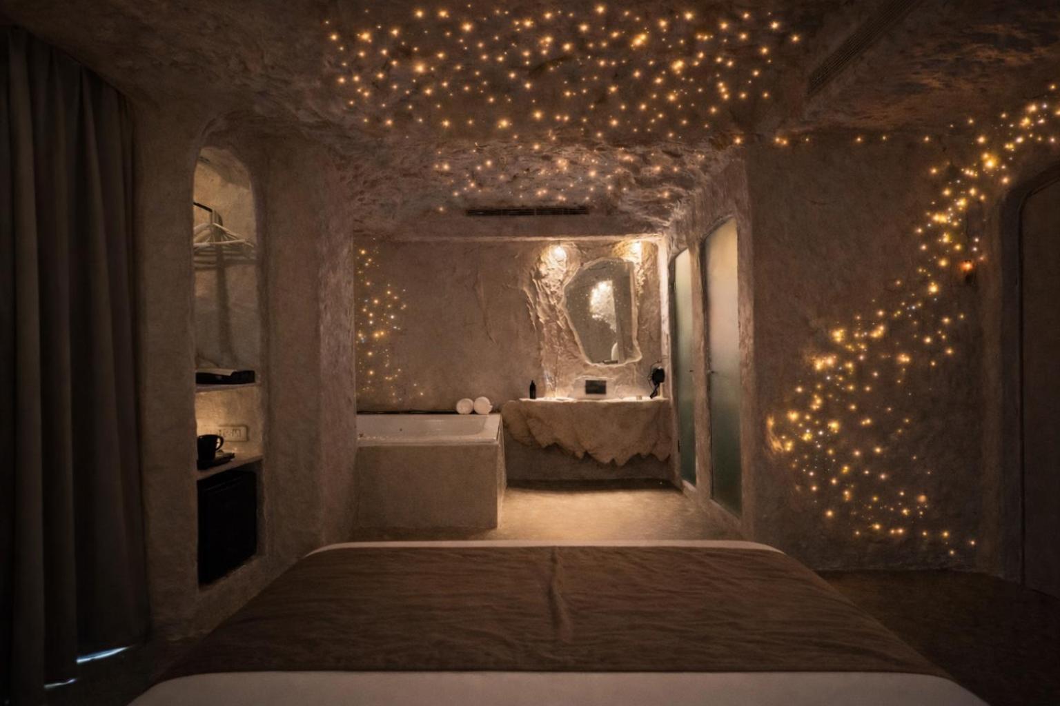 Jugnu Room Grand Jacuzzi