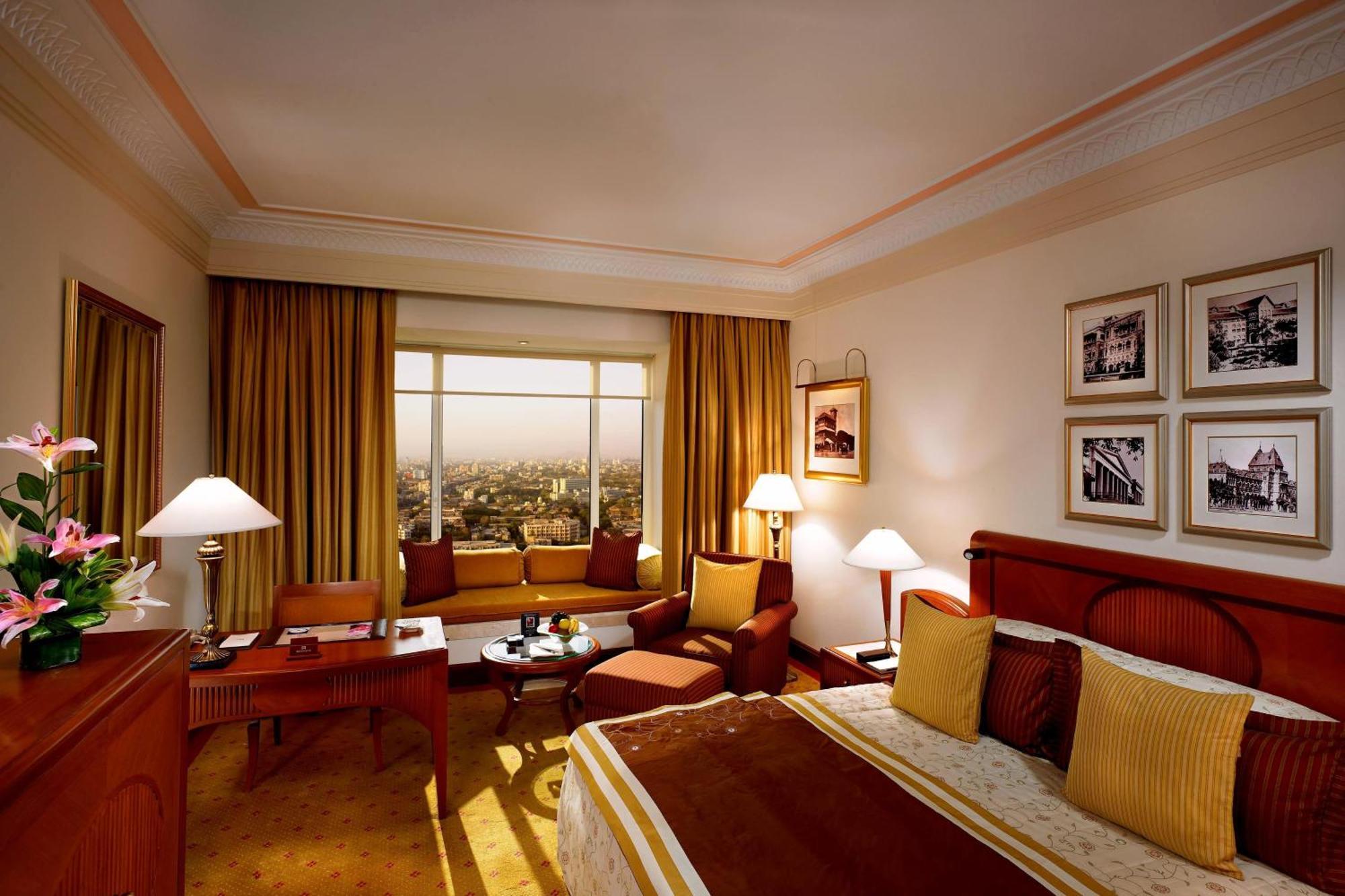 Executive Club on Spa Laundry Food & Soft Beverage Buy 1 1 Luxury Happy Hours from 6 pm to 8pm