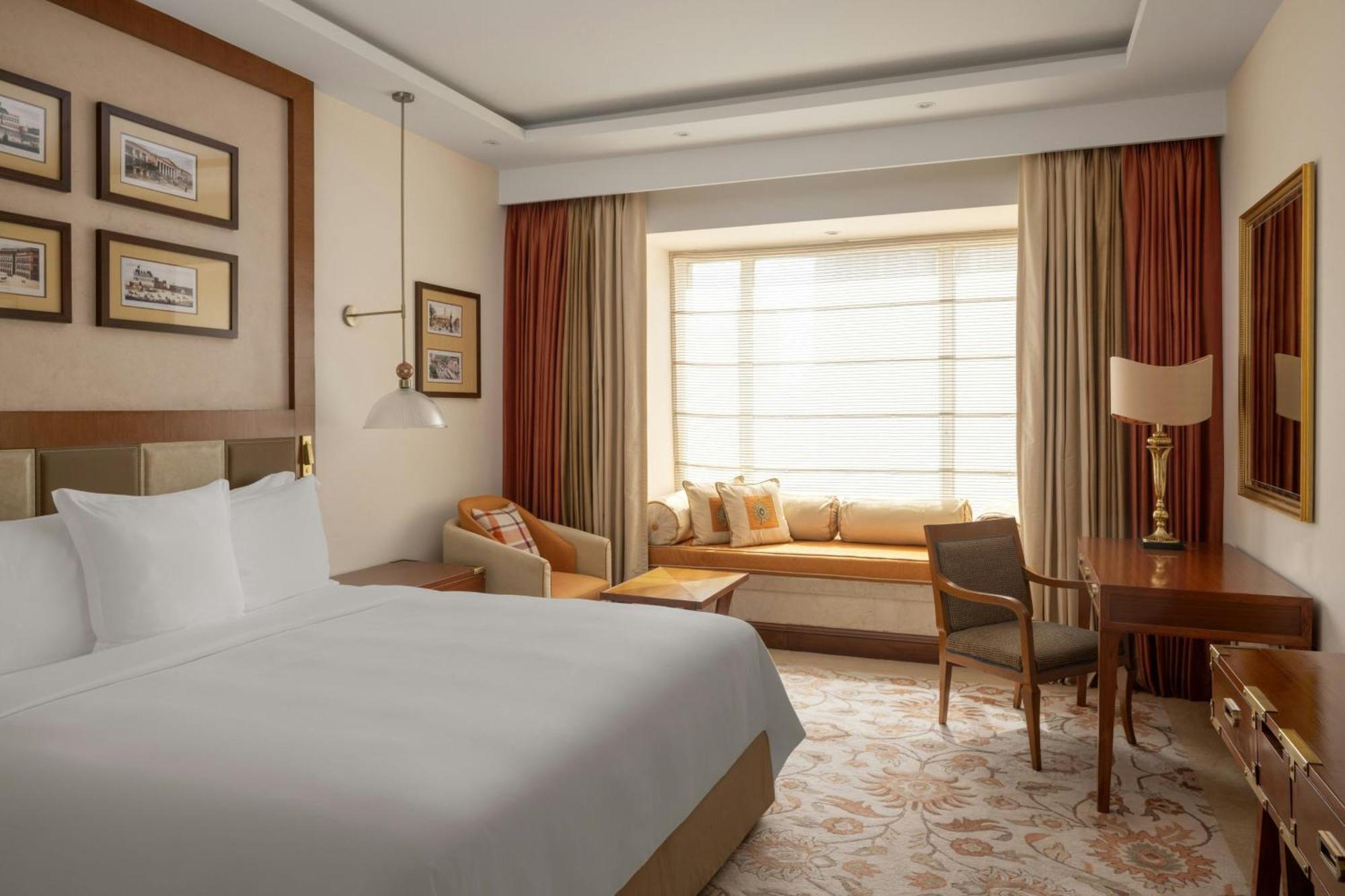 Executive Club on Spa Laundry Food & Soft Beverage Buy 1 1 Luxury Happy Hours from 6 pm to 8pm