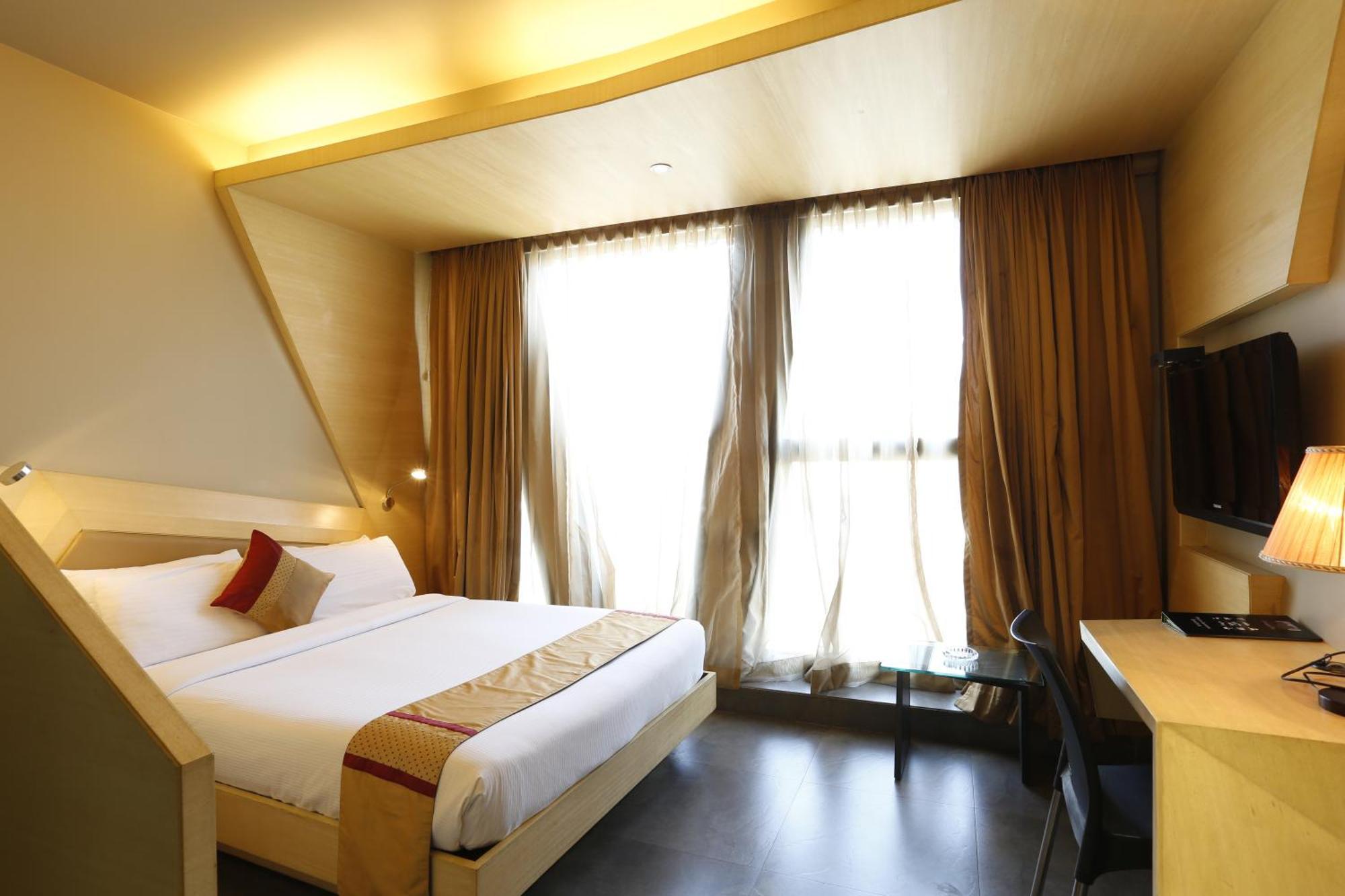 Deluxe Double or Twin Room Airport Transfers