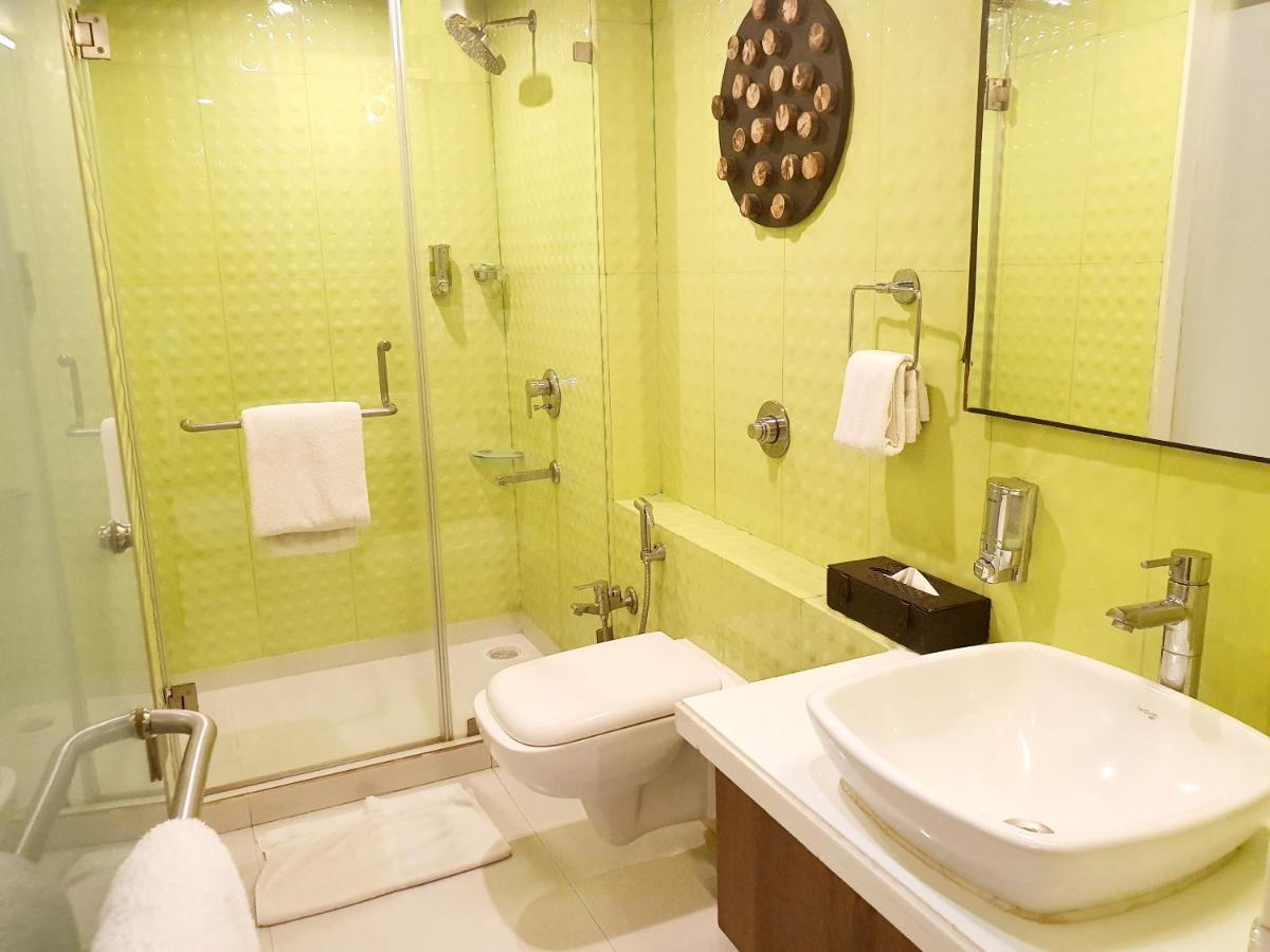 Deluxe Double or Twin Room Airport Transfers