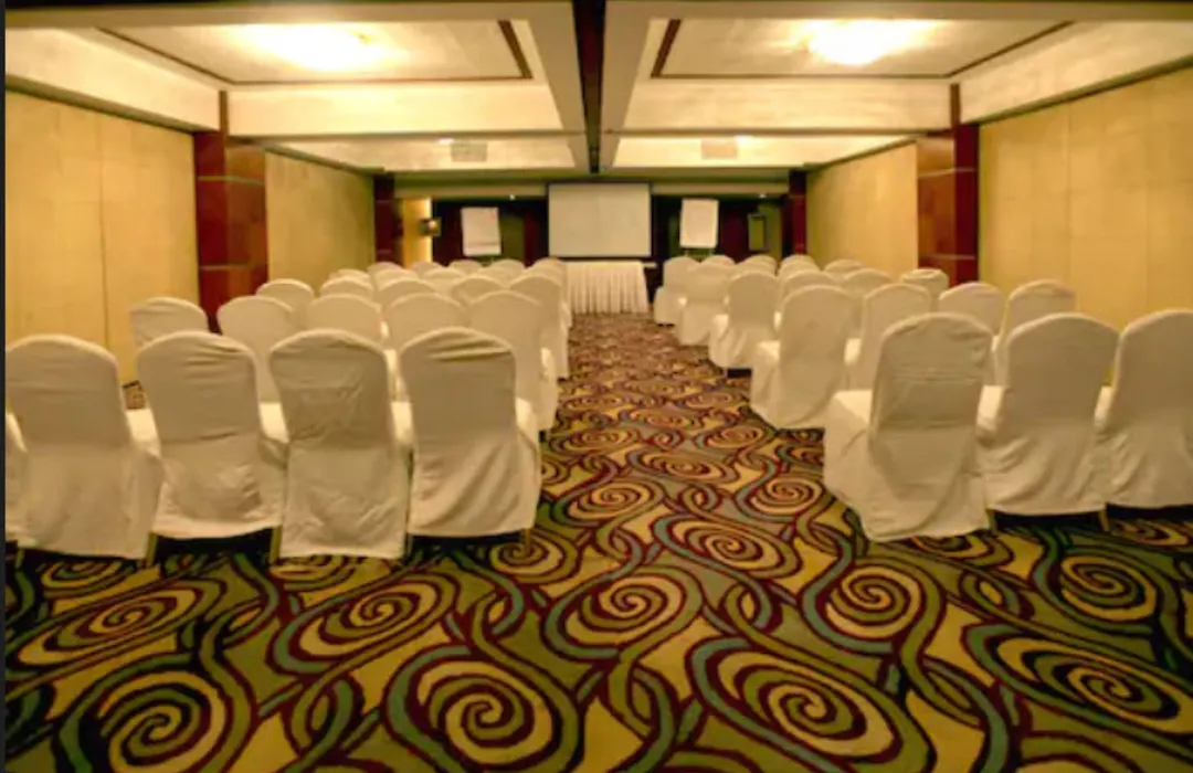 Peninsula Grand-1