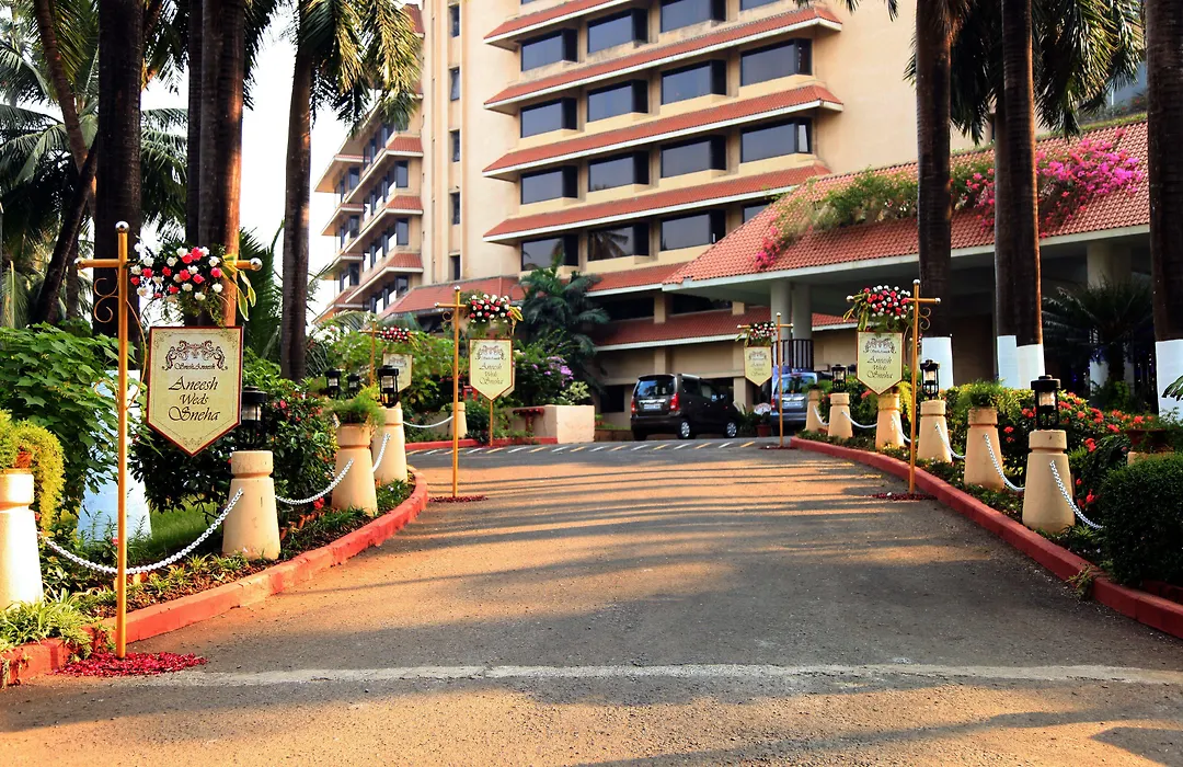 The Retreat Hotel & Convention Centre-1