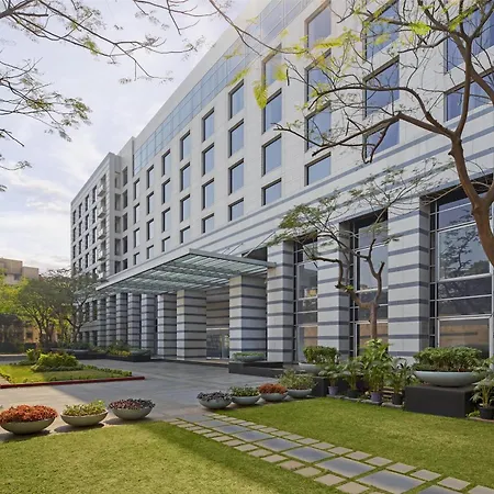 Grand Hyatt Mumbai Hotel And Residences-3